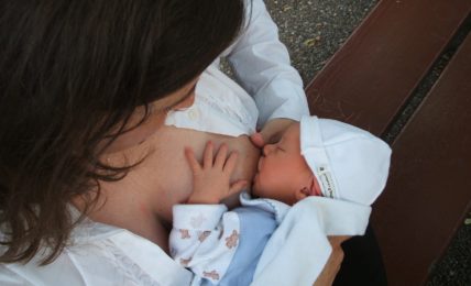 breastfeeding babies benefits