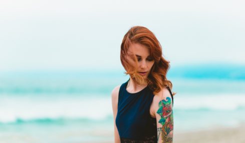 How does laser tattoo removal work