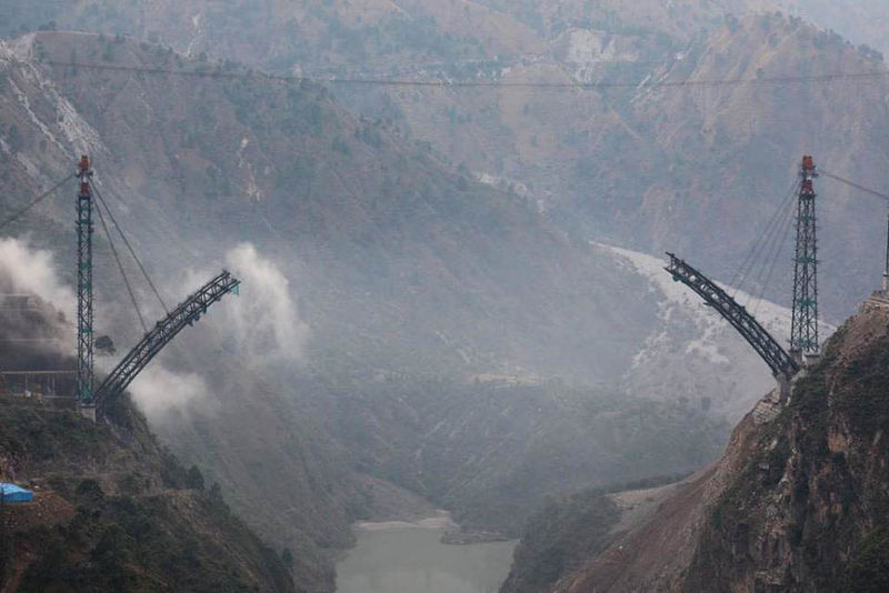 features of the Chenab Bridge